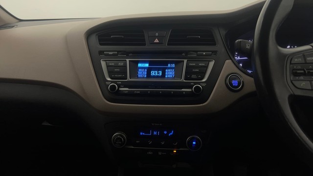 Second-hand 2015 Hyundai i20 Asta 1.2 for sale in Chandigarh-37