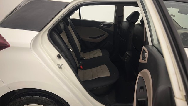 Second-hand 2015 Hyundai i20 Asta 1.2 for sale in Chandigarh-27