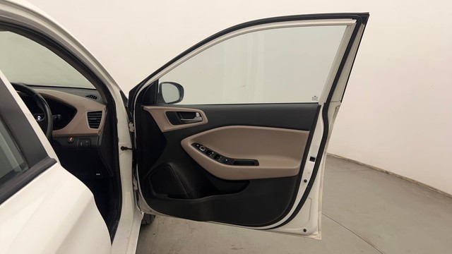 Second-hand 2015 Hyundai i20 Asta 1.2 for sale in Chandigarh-16