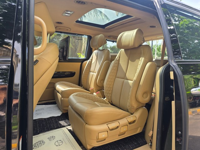 Second-hand 2023 Kia Carnival Limousine Plus for sale in Mumbai-15