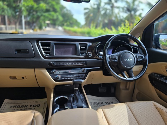 Second-hand 2023 Kia Carnival Limousine Plus for sale in Mumbai-13