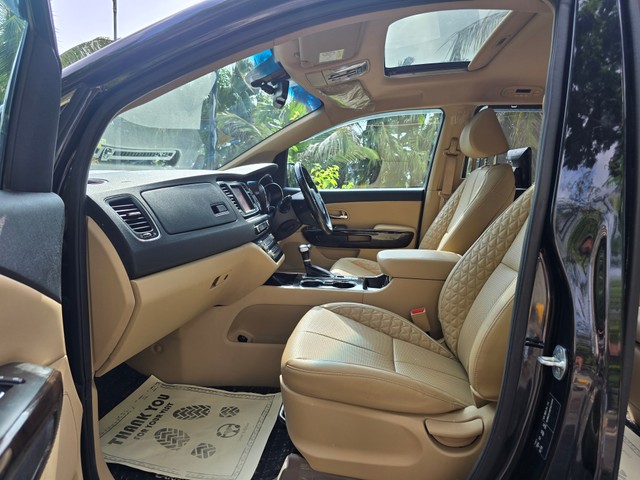 Second-hand 2023 Kia Carnival Limousine Plus for sale in Mumbai-16