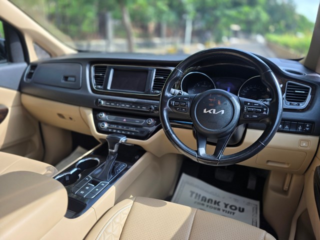 Second-hand 2023 Kia Carnival Limousine Plus for sale in Mumbai-12