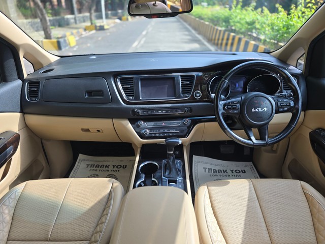 Second-hand 2023 Kia Carnival Limousine Plus for sale in Mumbai-11