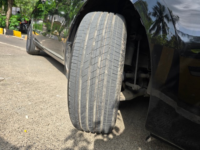 Second-hand 2023 Kia Carnival Limousine Plus for sale in Mumbai-18