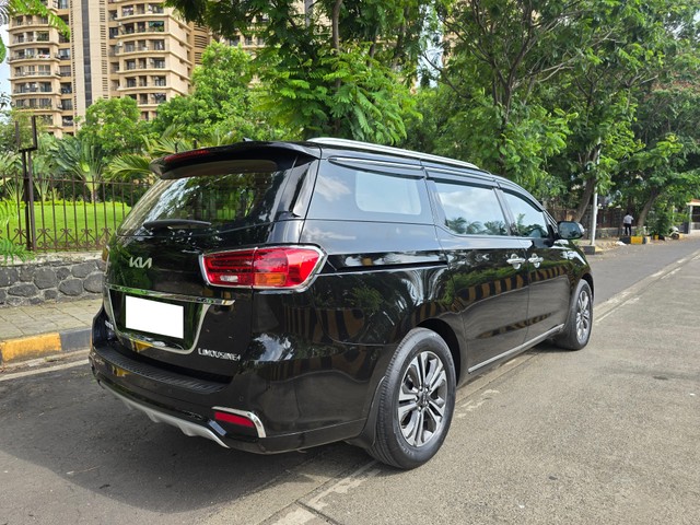 Second-hand 2023 Kia Carnival Limousine Plus for sale in Mumbai-8