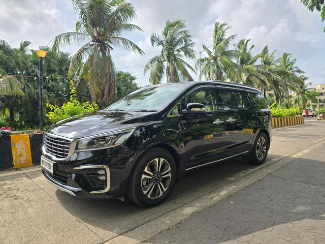 Second-hand 2023 Kia Carnival Limousine Plus for sale in Mumbai-6