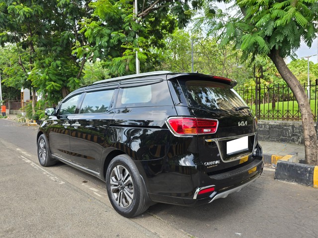 Second-hand 2023 Kia Carnival Limousine Plus for sale in Mumbai-3