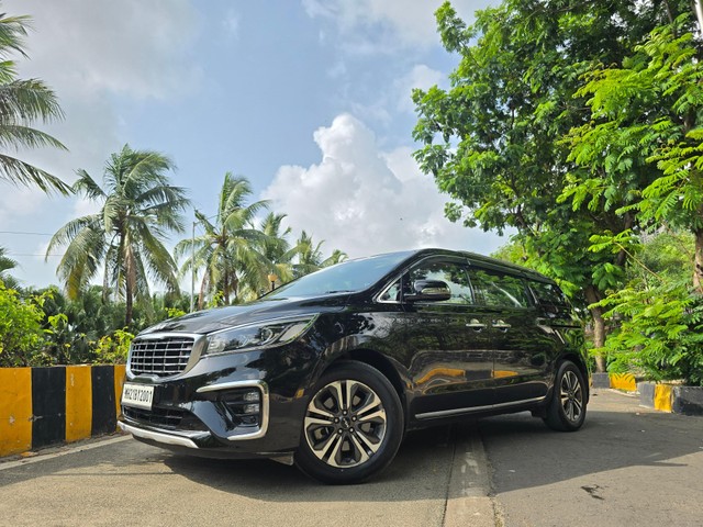 Second-hand 2023 Kia Carnival Limousine Plus for sale in Mumbai-7