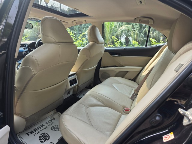 Second-hand 2019 Toyota Camry Hybrid 2.5 for sale in Mumbai-15