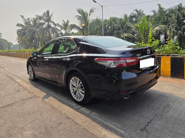 Second-hand 2019 Toyota Camry Hybrid 2.5 for sale in Mumbai-3