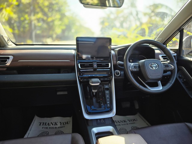 Second-hand 2024 Toyota Innova Hycross ZX(O) Hybrid for sale in Mumbai-12