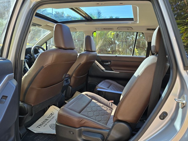 Second-hand 2024 Toyota Innova Hycross ZX(O) Hybrid for sale in Mumbai-15