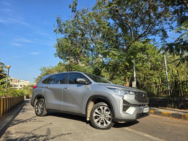 Second-hand 2024 Toyota Innova Hycross ZX(O) Hybrid for sale in Mumbai-16