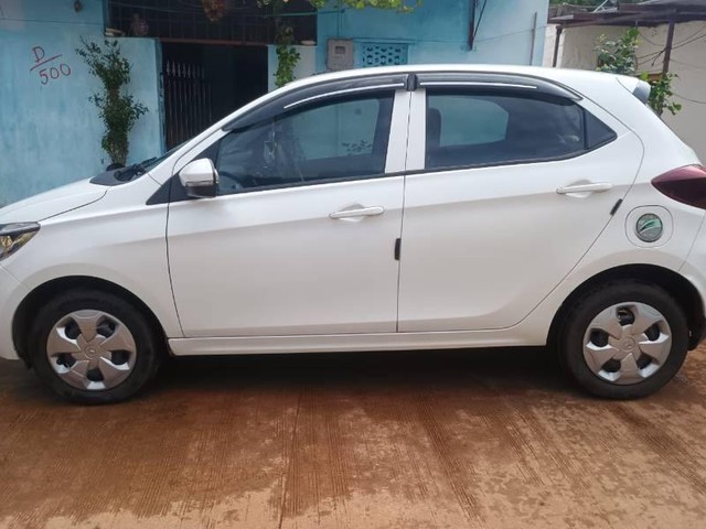 Second-hand 2022 Tata Tiago XT CNG BSVI for sale in Dharwad-2