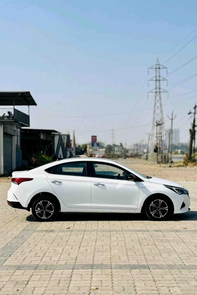Second-hand 2018 Hyundai Verna CRDi 1.6 AT EX for sale in Surat-2