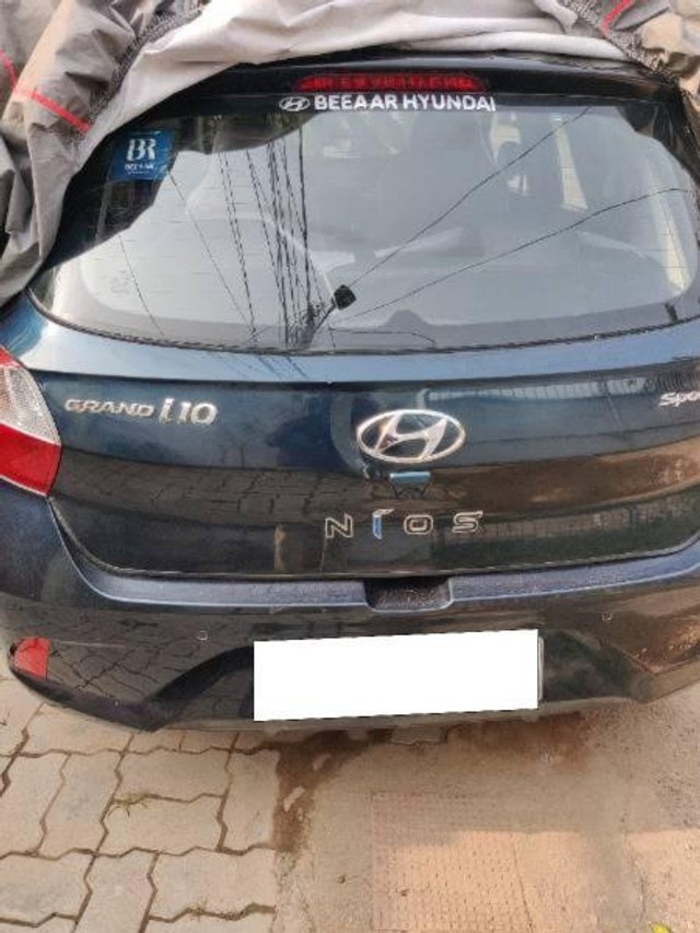 Second-hand 2019 Hyundai Grand i10 Nios Sportz Dual Tone for sale in Lucknow-3