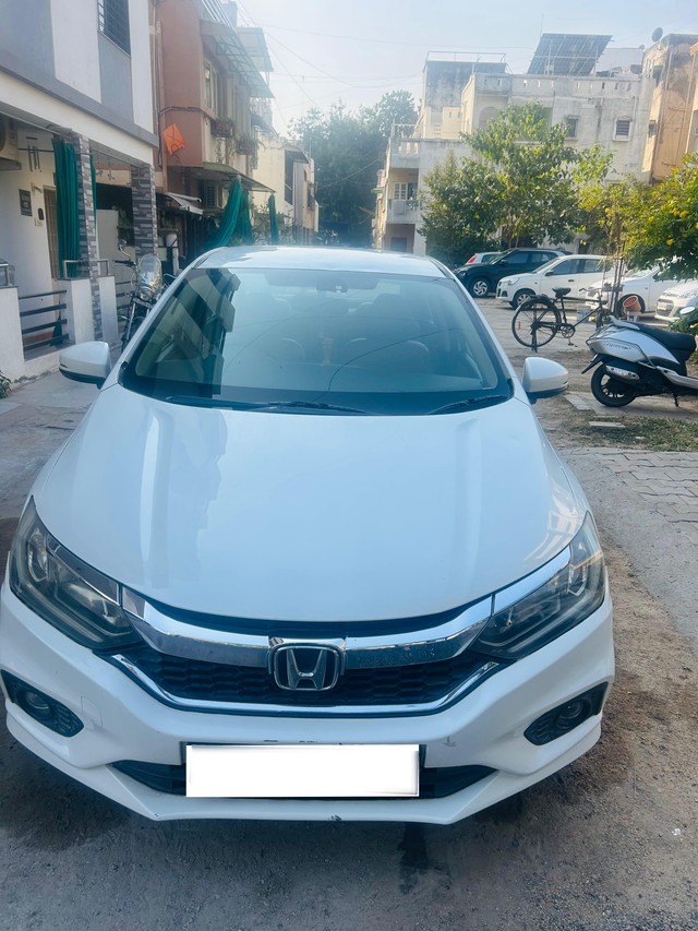 Second-hand 2017 Honda City i DTec SV for sale in Ahmedabad-2