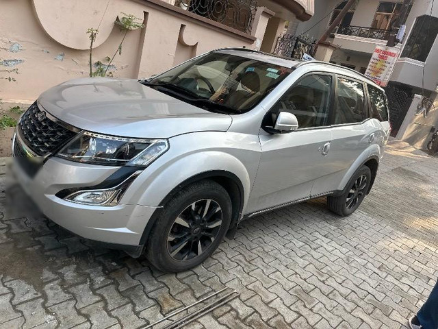 Second-hand 2018 Mahindra XUV500 W11 FWD Diesel for sale in Moradabad-6