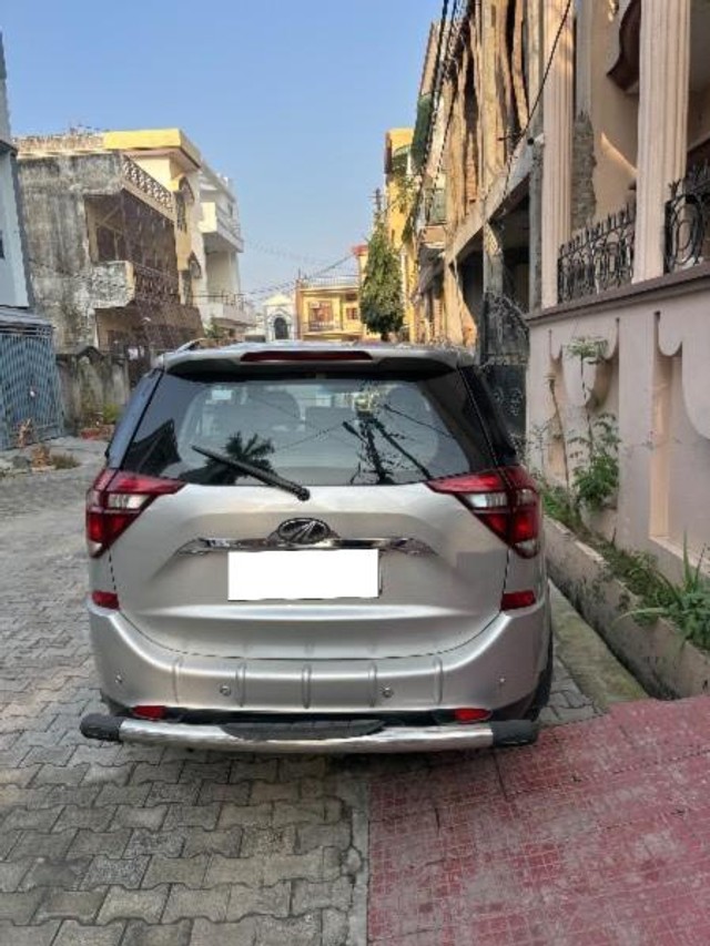 Second-hand 2018 Mahindra XUV500 W11 FWD Diesel for sale in Moradabad-2