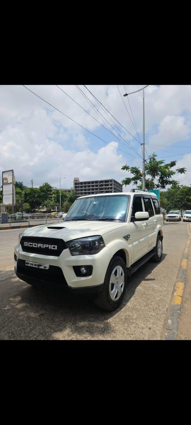 Second-hand 2020 Mahindra Scorpio S7 for sale in Indore-2