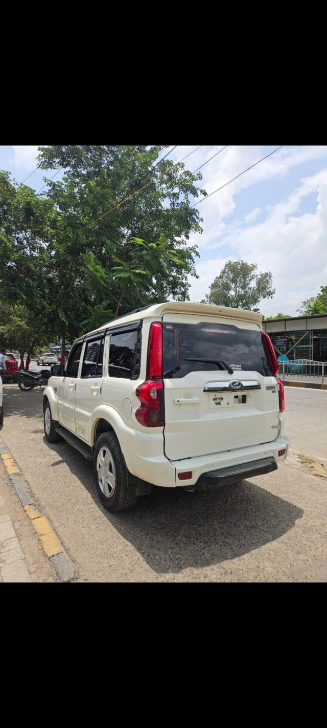 Second-hand 2020 Mahindra Scorpio S7 for sale in Indore-6