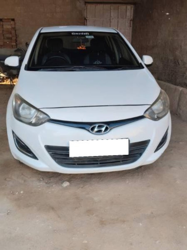Second-hand 2012 Hyundai i20 1.2 Magna for sale in Surendranagar-1