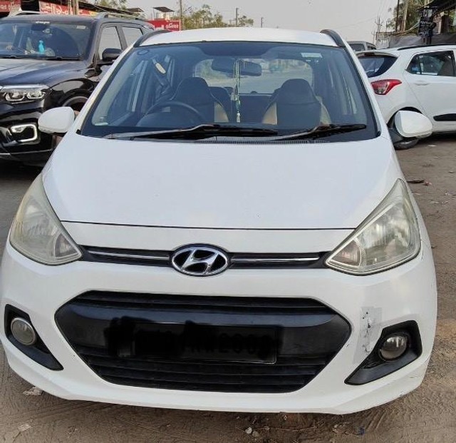 Second-hand 2016 Hyundai Grand i10 Sportz CNG for sale in Ahmedabad-5