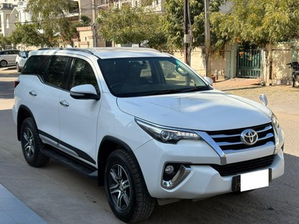 Second-hand 2017 Toyota Fortuner 2.8 2WD AT BSIV for sale in Jaipur
