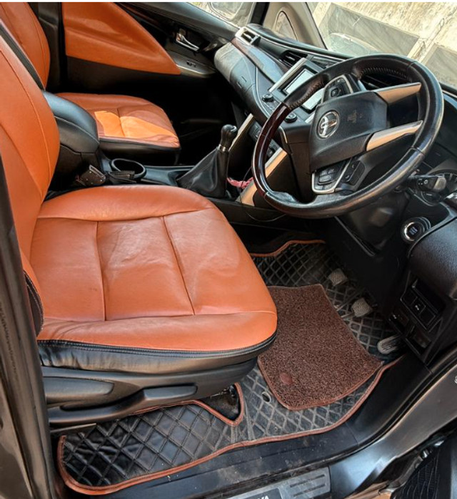 Toyota Innova Crysta 2.4 VX MT 8S BSIV Second-hand 2018 Toyota Innova Crysta 2.4 VX MT 8S BSIV for sale in Zirakpur-4