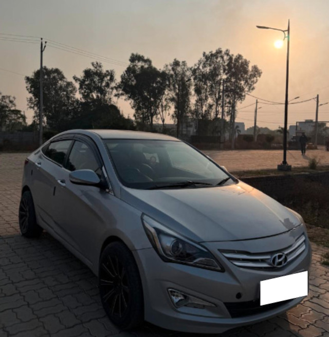 Hyundai Verna 1.6 SX Second-hand 2015 Hyundai Verna 1.6 SX for sale in Zirakpur-0