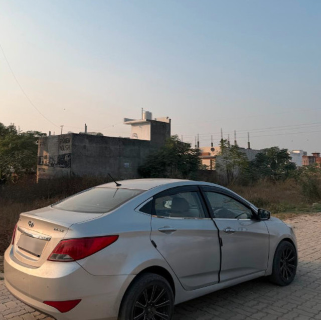 Hyundai Verna 1.6 SX Second-hand 2015 Hyundai Verna 1.6 SX for sale in Zirakpur-5