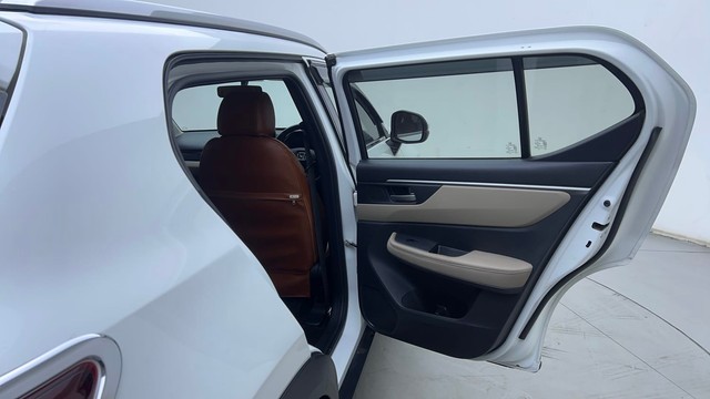 Second-hand 2023 Honda Elevate VX Non RF for sale in Hyderabad-30