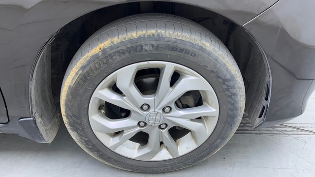 Second-hand 2018 Honda Amaze V CVT Diesel for sale in Hyderabad-17