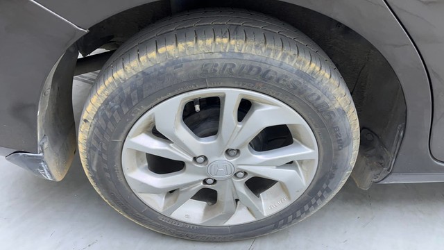 Second-hand 2018 Honda Amaze V CVT Diesel for sale in Hyderabad-18