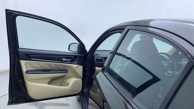 Second-hand 2018 Honda Amaze V CVT Diesel for sale in Hyderabad-29