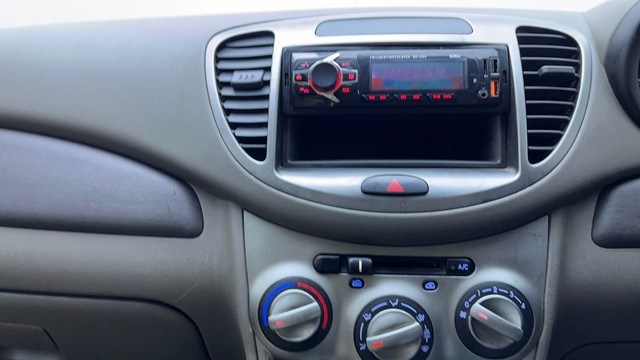 Second-hand 2016 Hyundai i10 Magna 1.1 for sale in Hyderabad-36