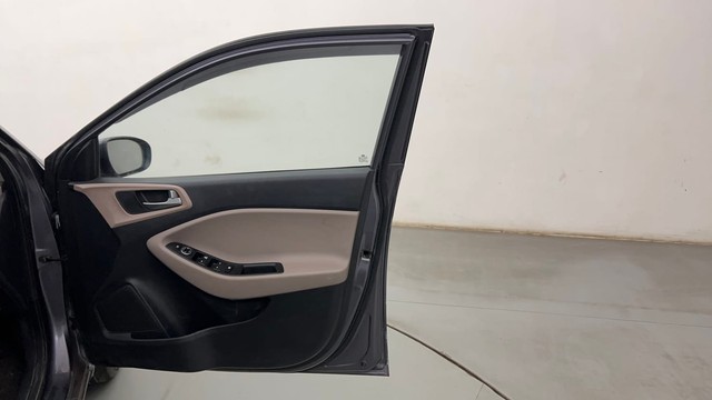 Second-hand 2018 Hyundai i20 1.2 Asta for sale in Thane-16