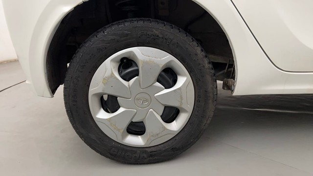 Second-hand 2022 Tata Tiago XT CNG for sale in Mumbai-18