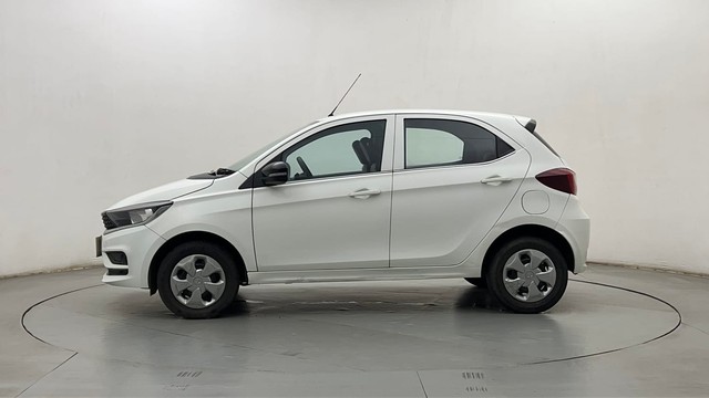 Second-hand 2022 Tata Tiago XT CNG for sale in Mumbai-6