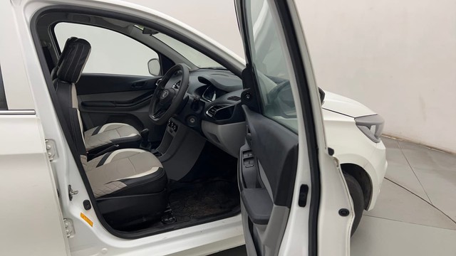 Second-hand 2022 Tata Tiago XT CNG for sale in Mumbai-15