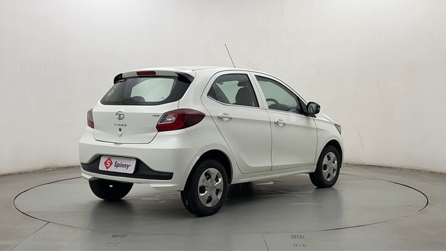 Second-hand 2022 Tata Tiago XT CNG for sale in Mumbai-3