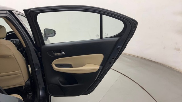 Second-hand 2022 Honda City ZX MT for sale in Mumbai-32