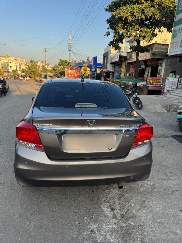 Second-hand 2013 Honda Amaze S i-Dtech for sale in Ambajogai-4
