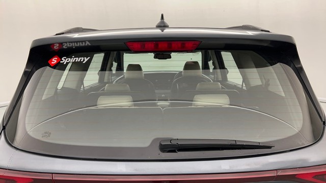 Second-hand 2022 Kia Carens Luxury Plus 6 STR Diesel for sale in Lucknow-23