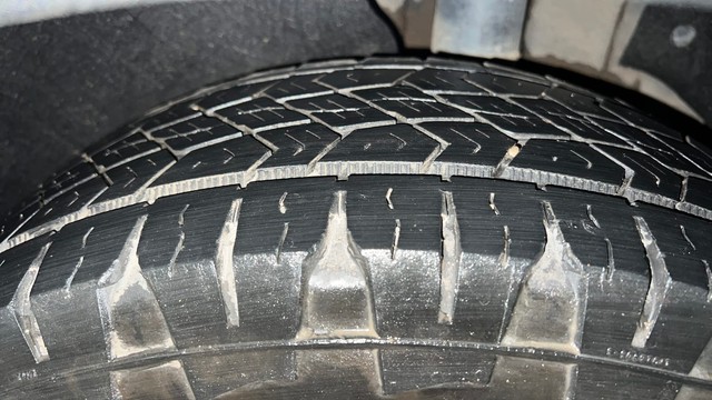 Second-hand 2022 Kia Carens Luxury Plus 6 STR Diesel for sale in Lucknow-25