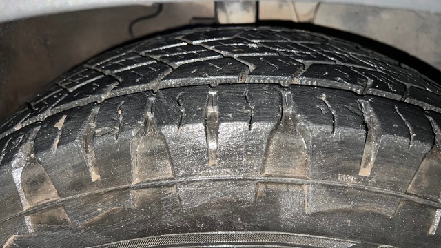 Second-hand 2022 Kia Carens Luxury Plus 6 STR Diesel for sale in Lucknow-37