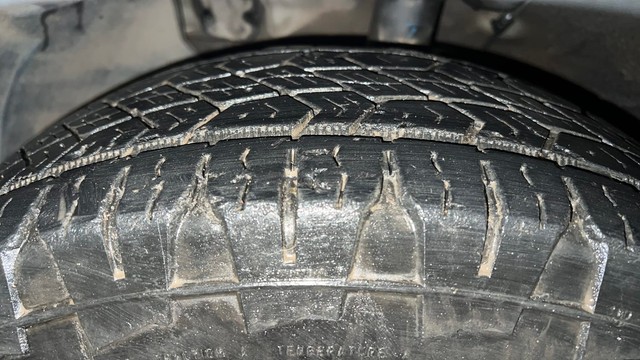 Second-hand 2022 Kia Carens Luxury Plus 6 STR Diesel for sale in Lucknow-39