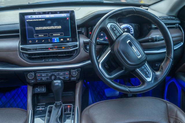 Second-hand 2024 Jeep Meridian Limited Opt 4x2 AT for sale in Mumbai-18