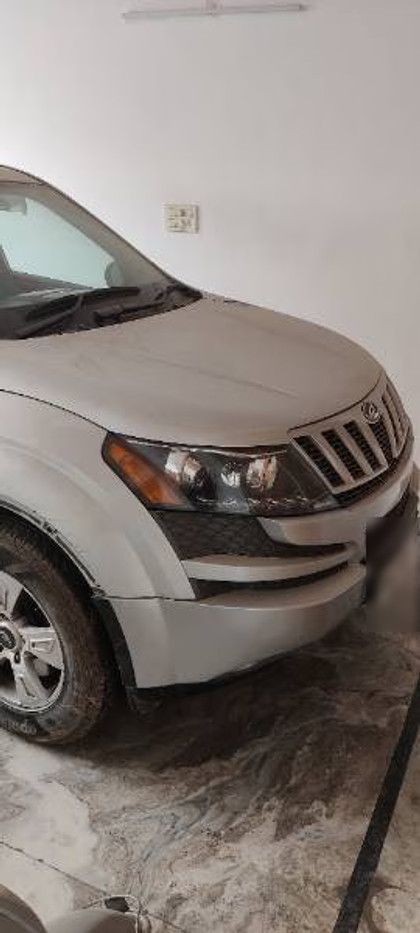 Second-hand 2015 Mahindra XUV500 1.99 FWD W8 for sale in Kanpur